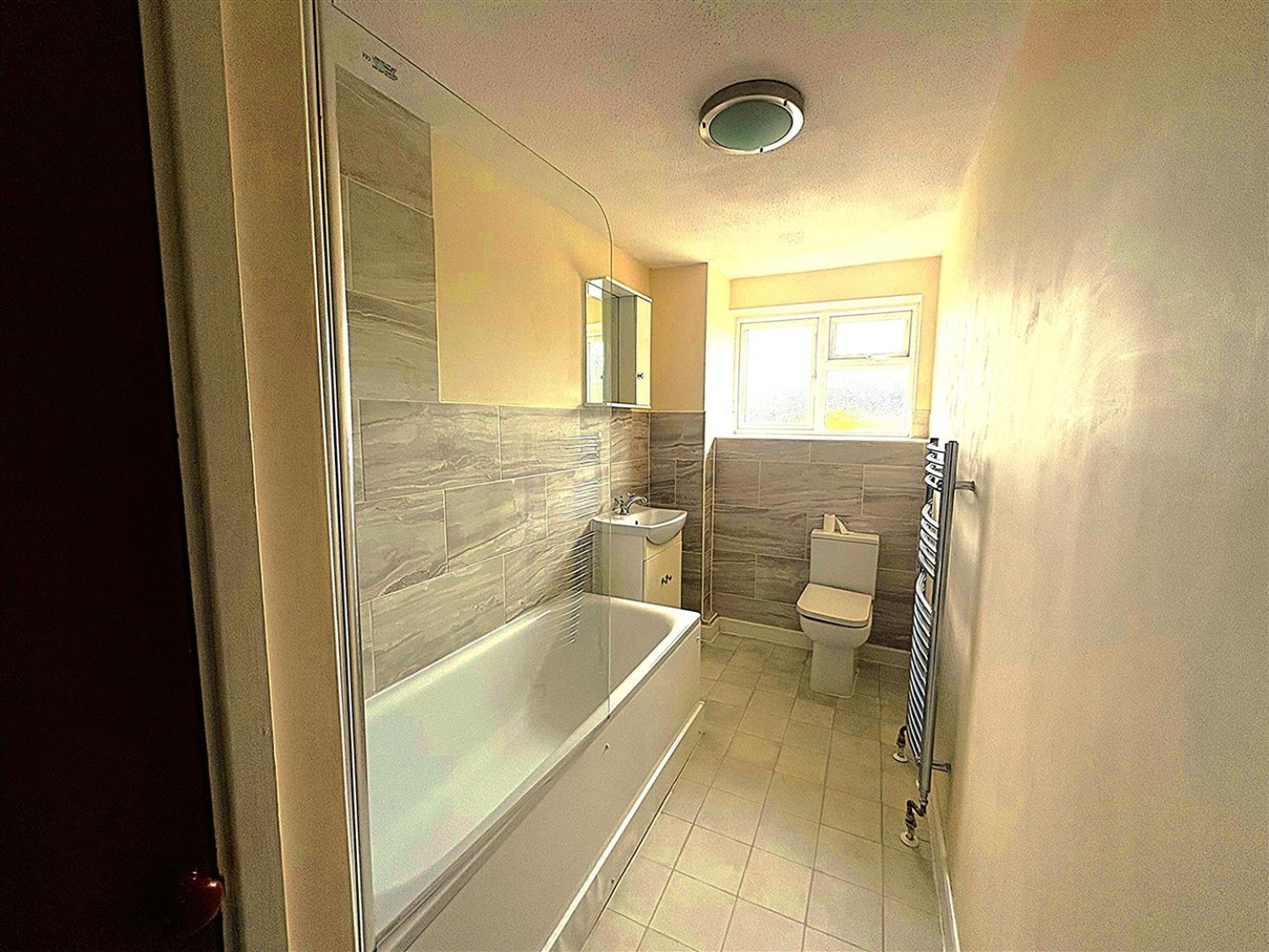 2 bedroom Flat for Sale Cambridge Road West, Farnborough