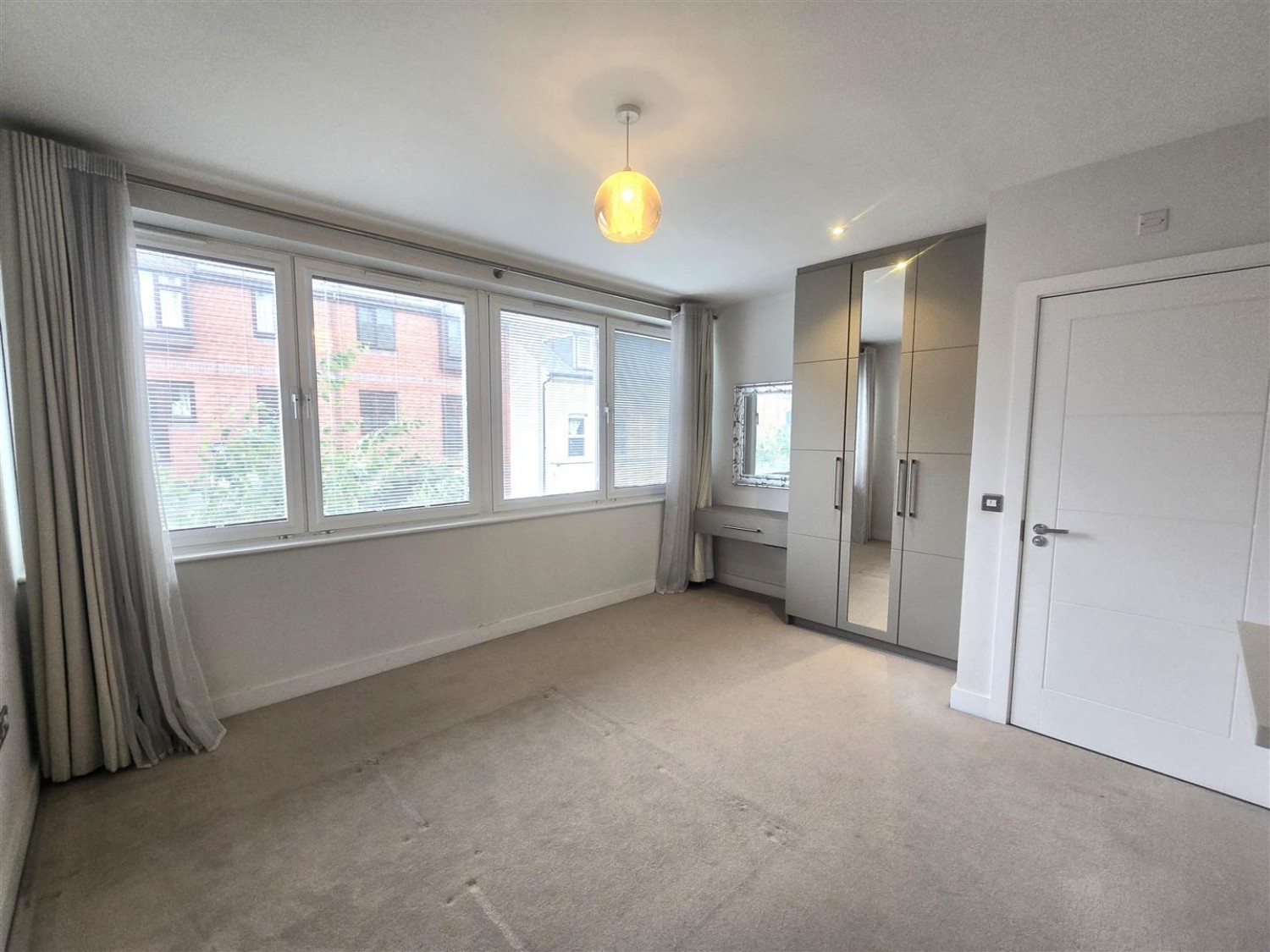2 bedroom Flat for Letting Birchett Road, Aldershot