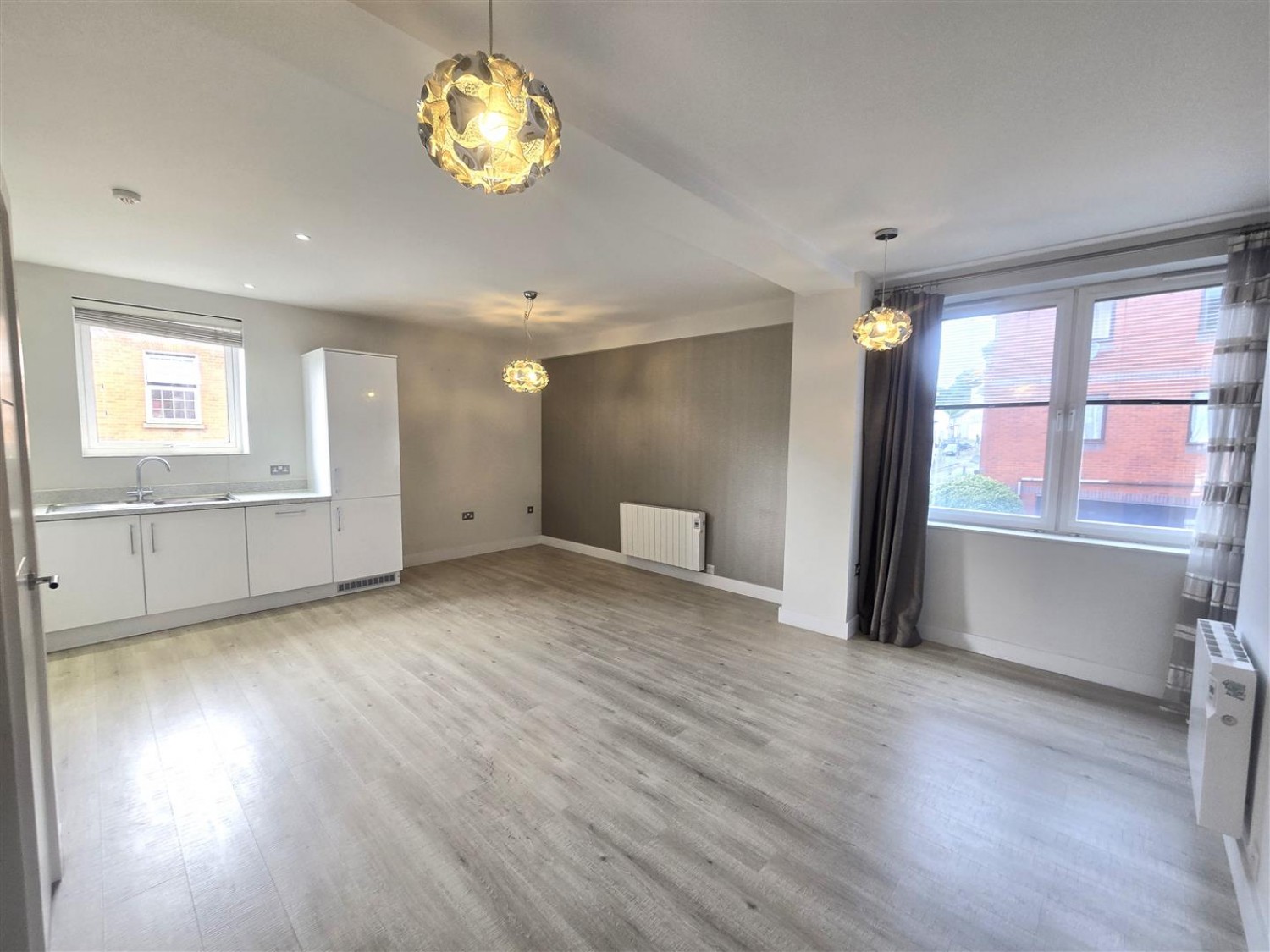2 bedroom Flat for Letting Birchett Road, Aldershot