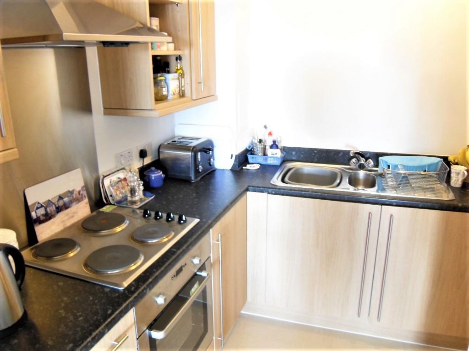 2 bedroom Flat in Brand House, Coombe Way