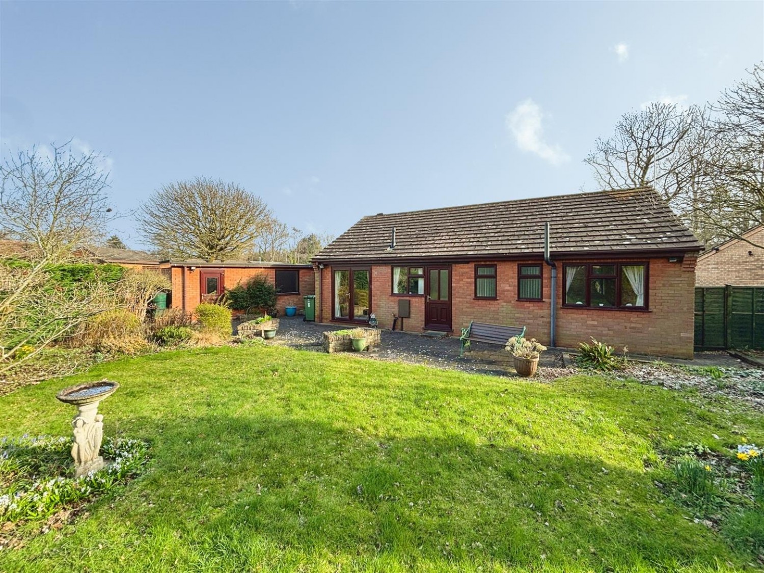 2 bedroom Bungalow in Adam Close, Lincoln