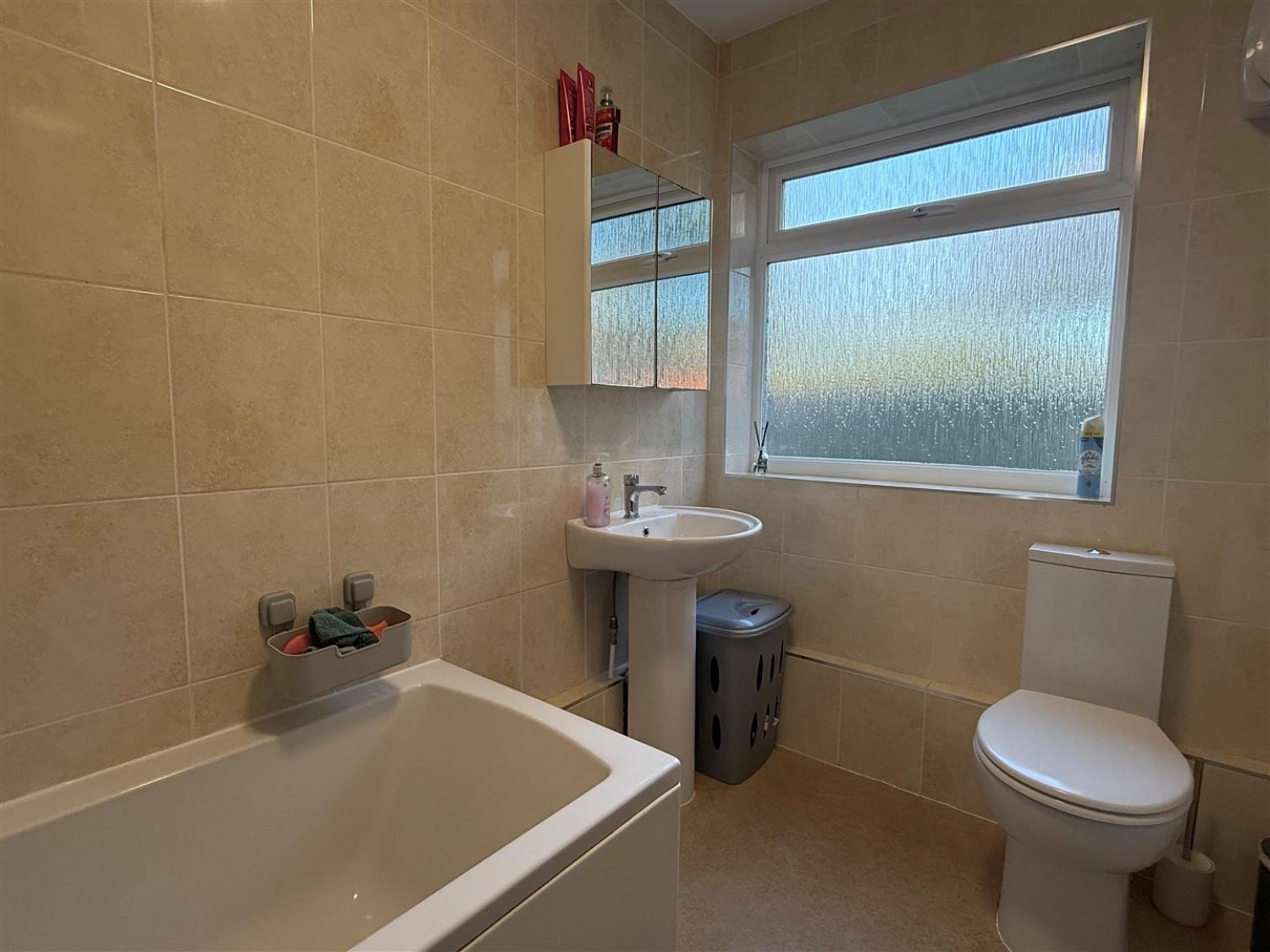 2 bedroom Flat in Tredenham Close, Farnborough