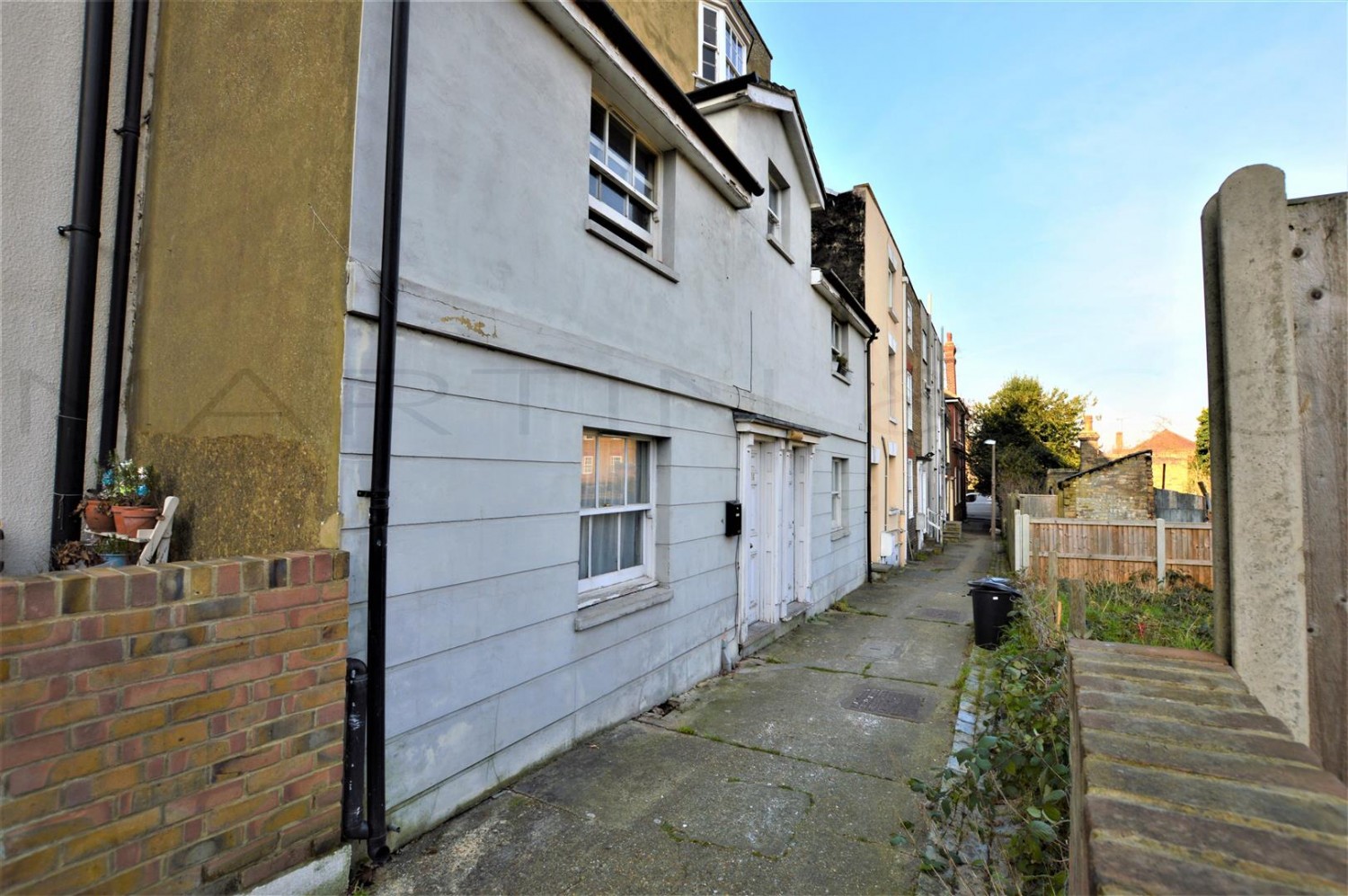 Pleasant Row, Rochester