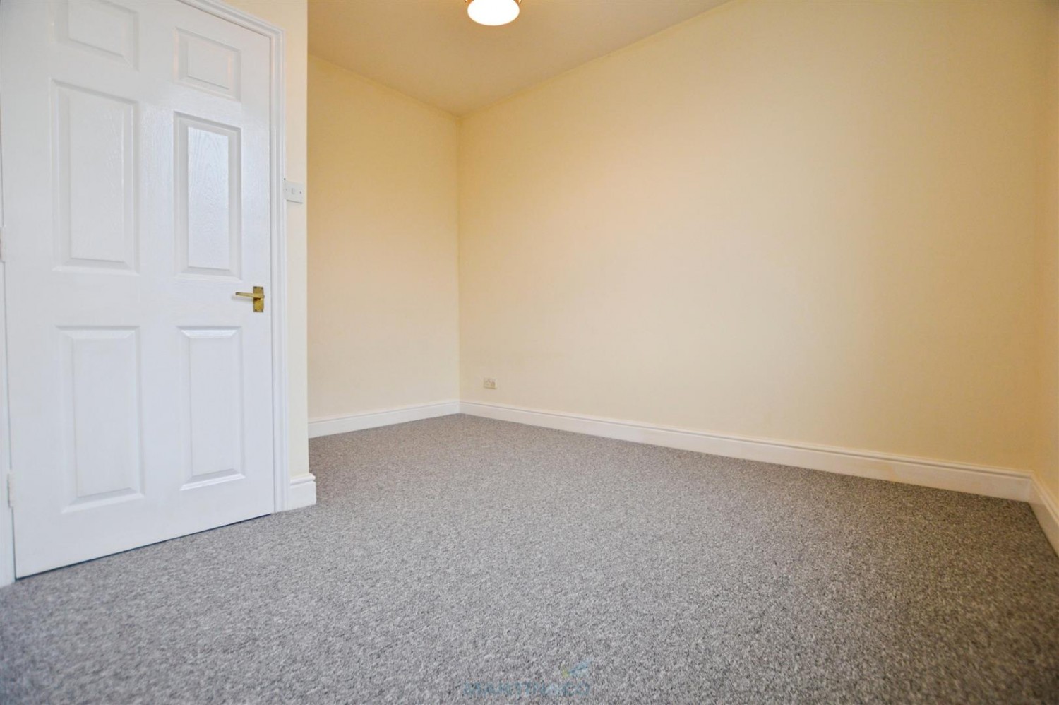 1 bedroom Flat for Letting Admiral Court, Crown Street