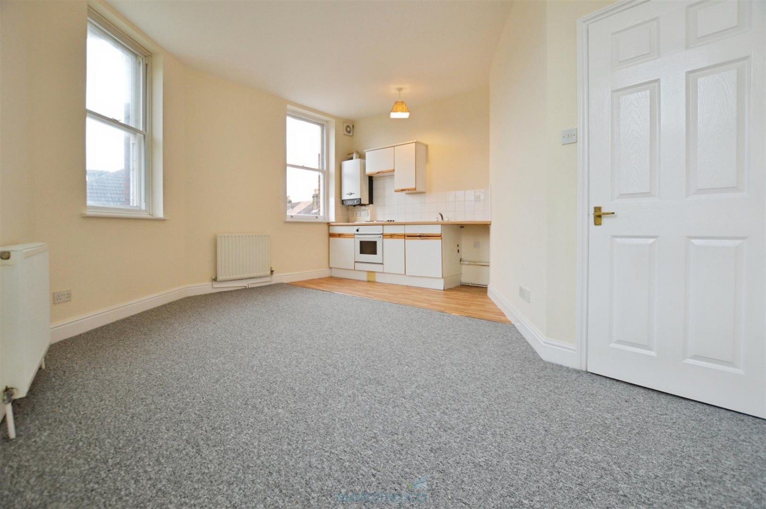 1 bedroom Flat for Letting Admiral Court, Crown Street