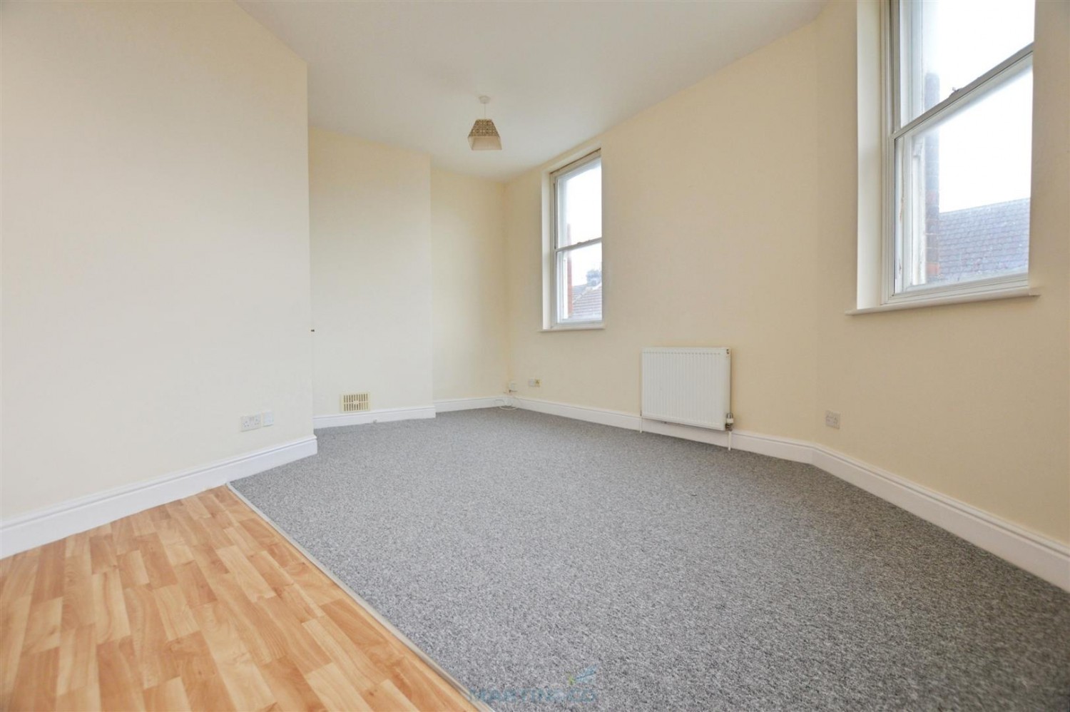 1 bedroom Flat for Letting Admiral Court, Crown Street