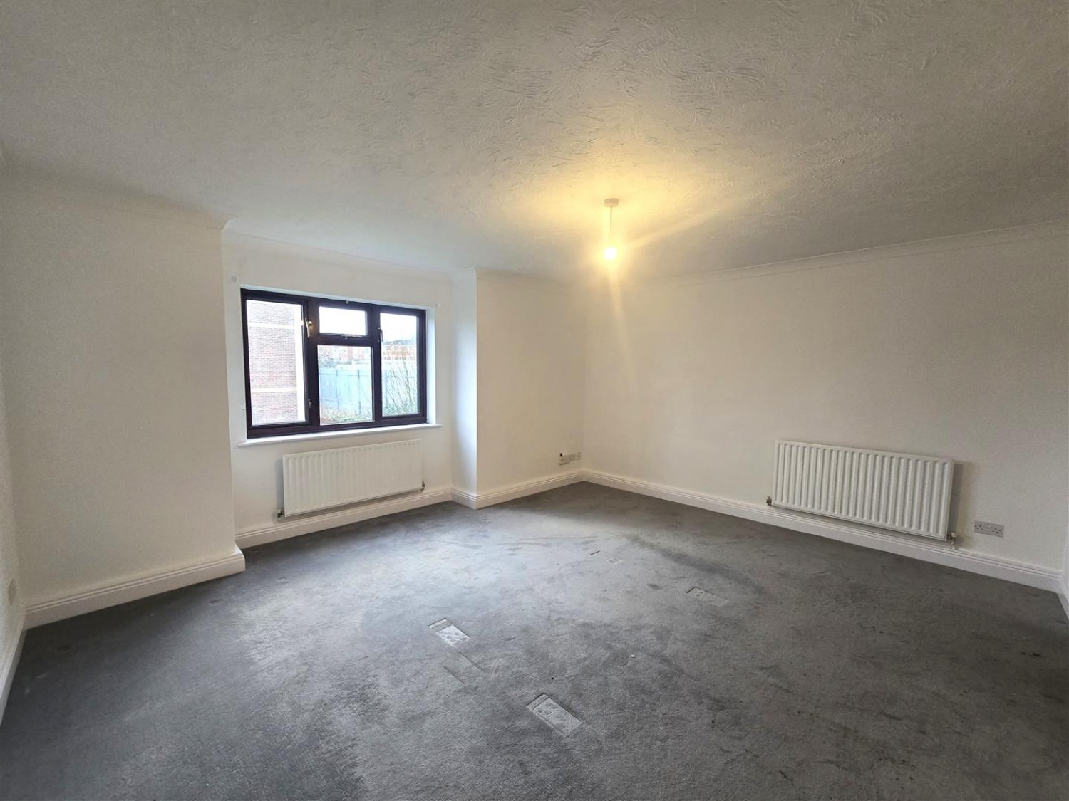 2 bedroom Flat in East Station Road, Aldershot