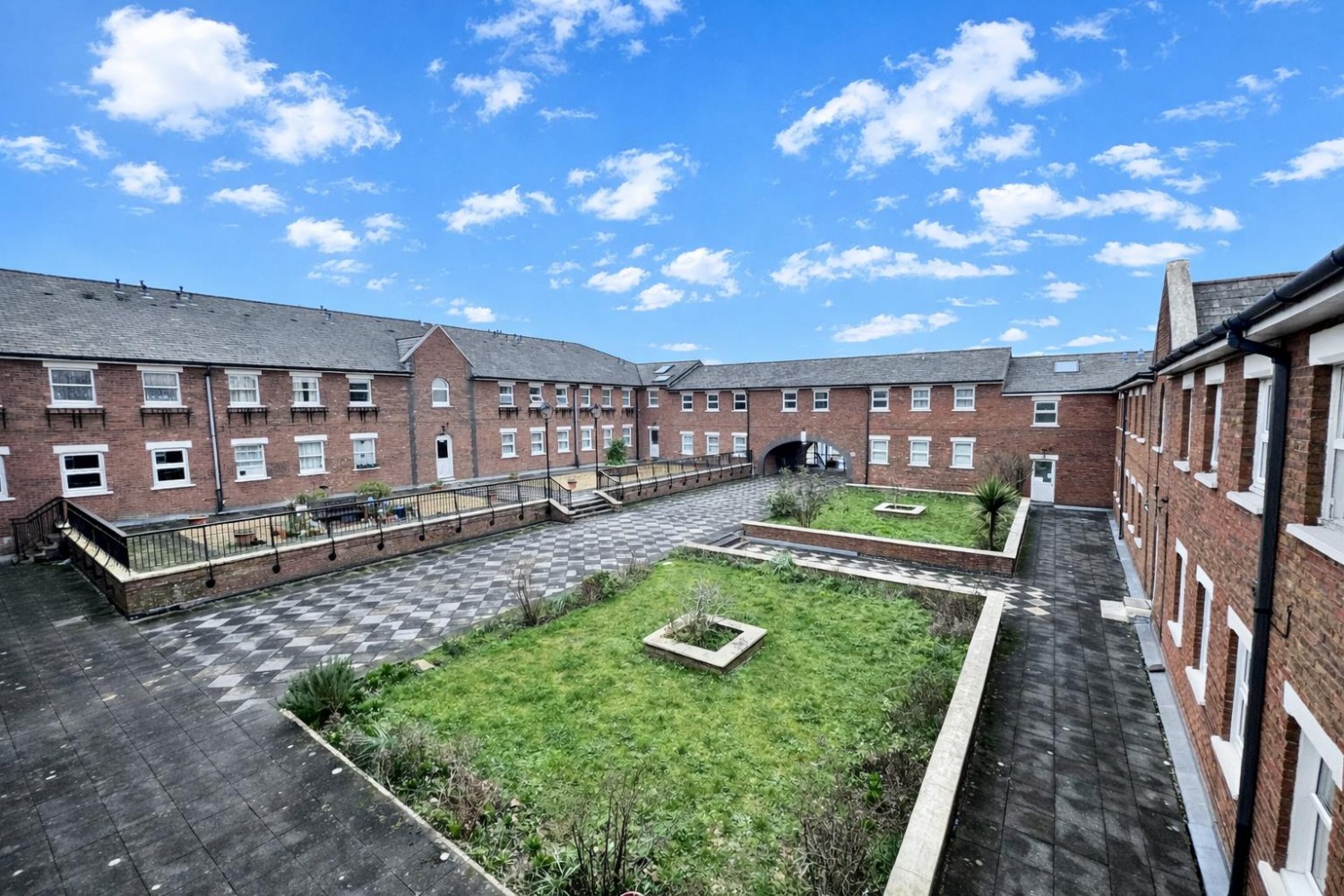 1 bedroom Flat for Sale Birchett Road, Aldershot