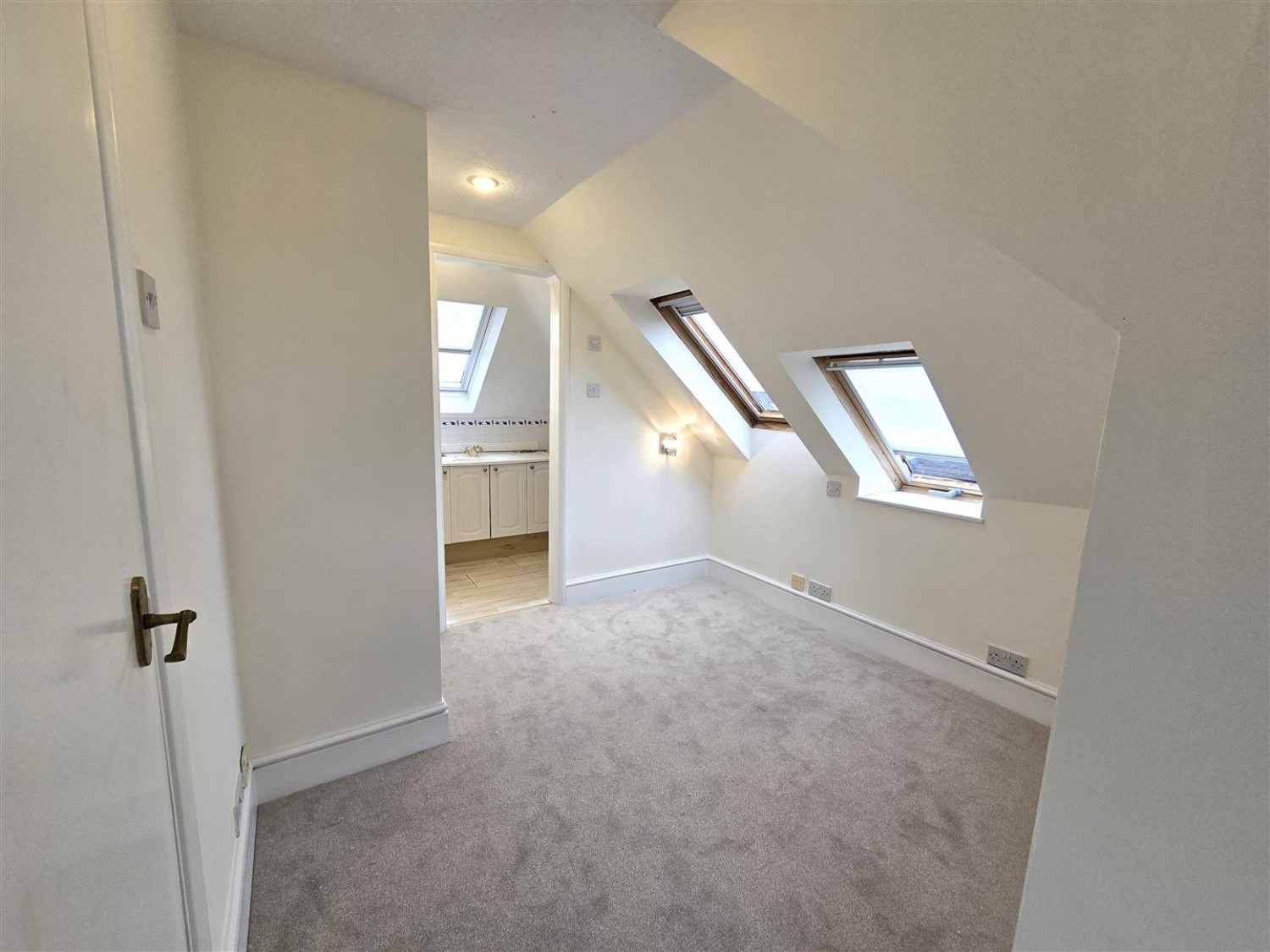 4 bedroom House in Jubilee Road, Aldershot