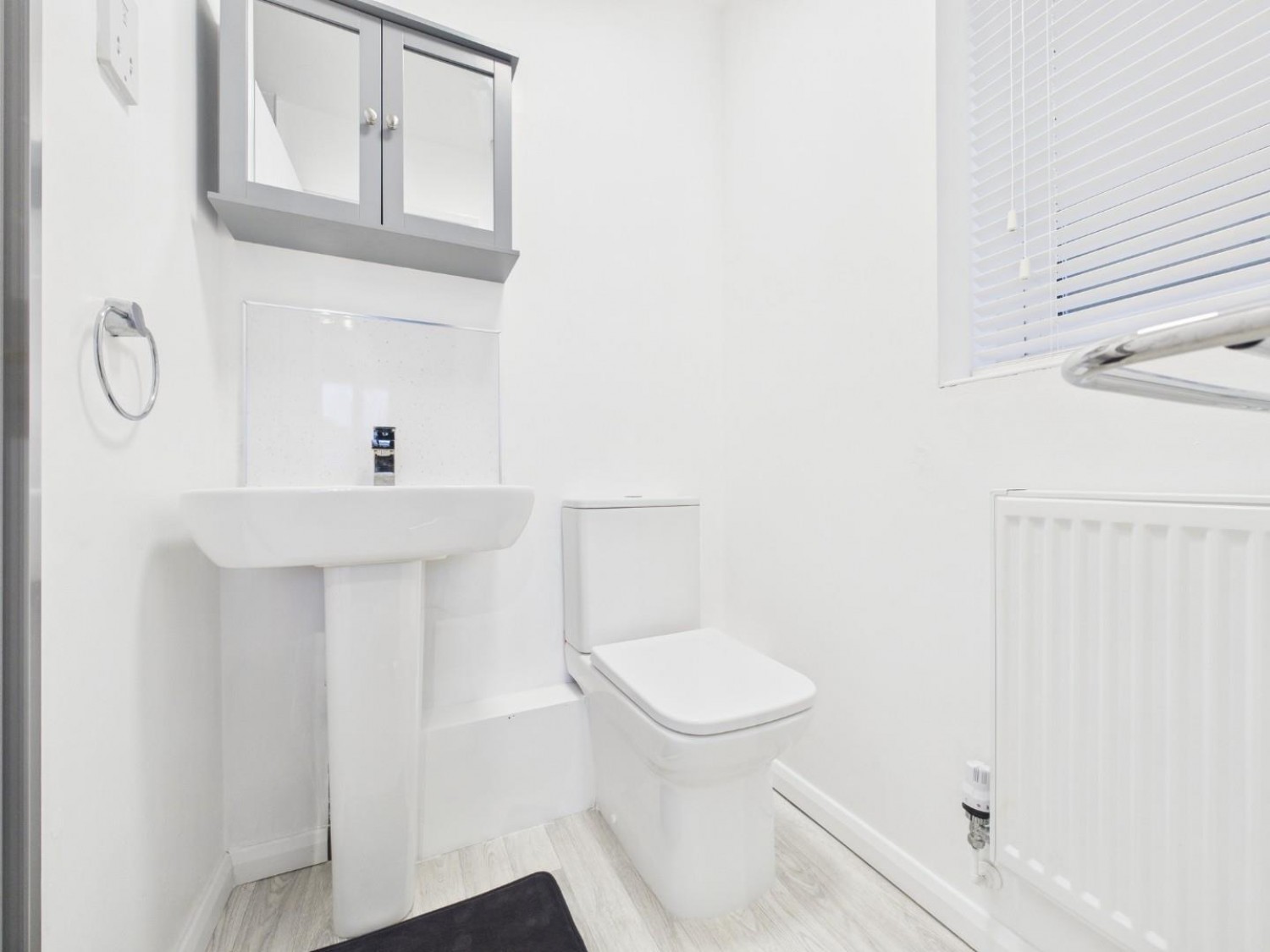 3 bedroom House in King Drive, Bracebridge Heath, Lincoln