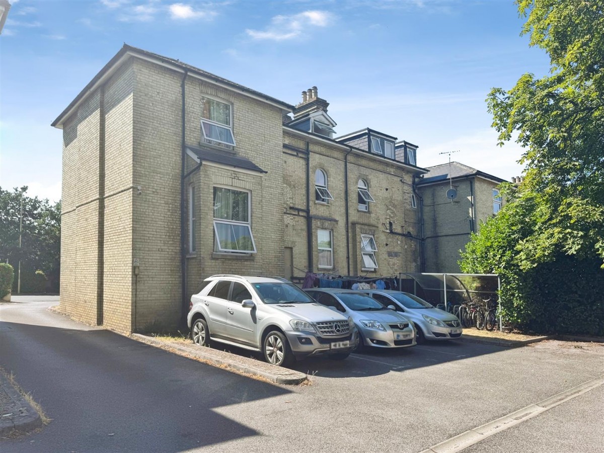 Alexandra Road, Farnborough, GU14 6TJ