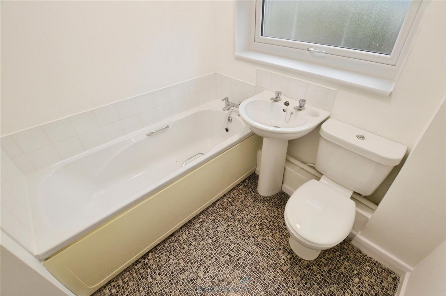 1 bedroom Flat for Letting Parkside, Cliffe Woods, Rochester