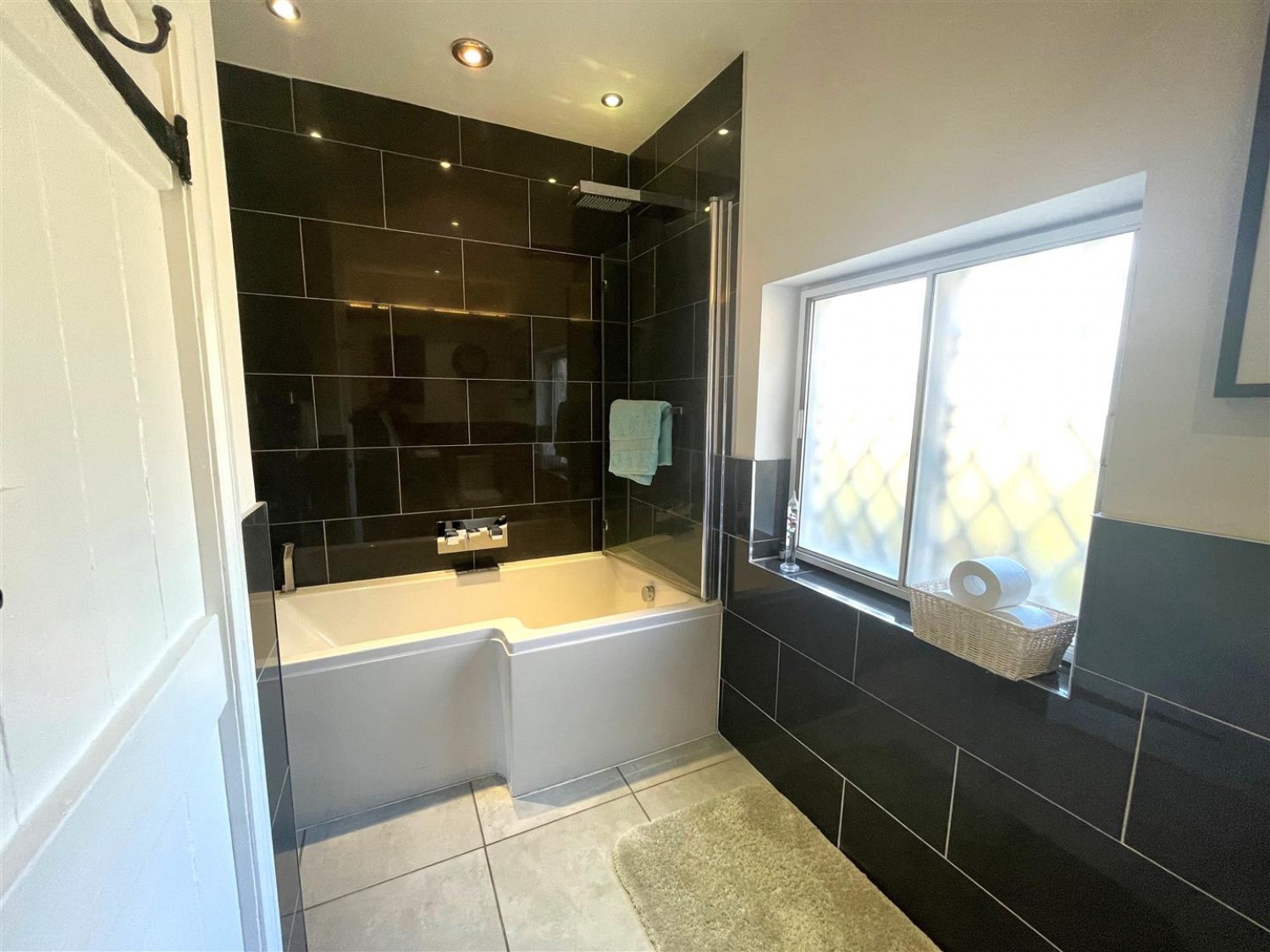 4 bedroom House for Letting Farnborough Road, Farnham