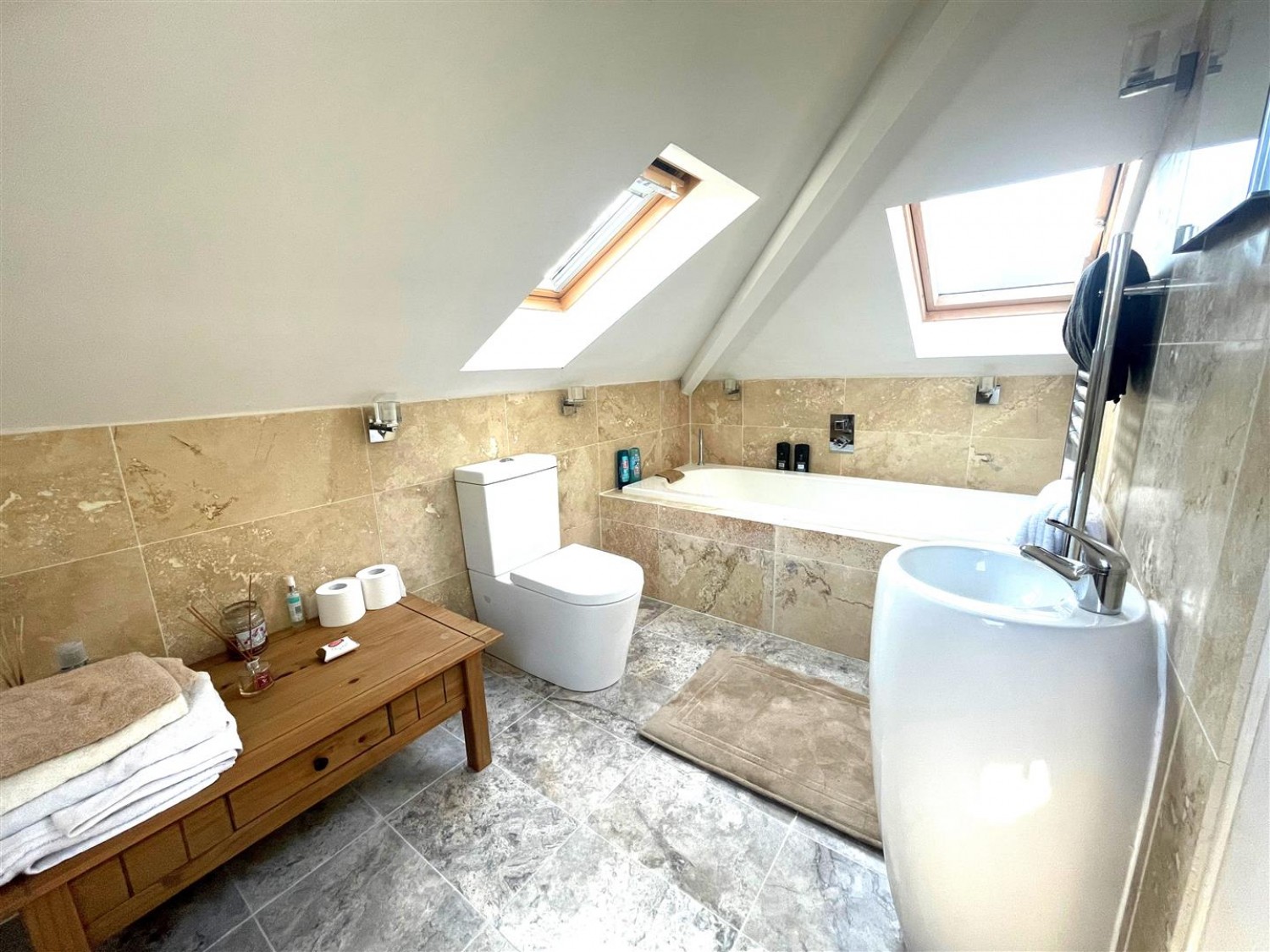 4 bedroom House for Letting Farnborough Road, Farnham