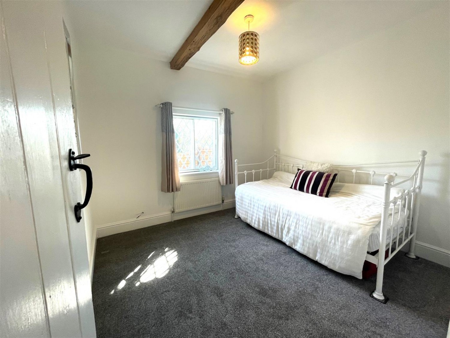 4 bedroom House for Letting Farnborough Road, Farnham