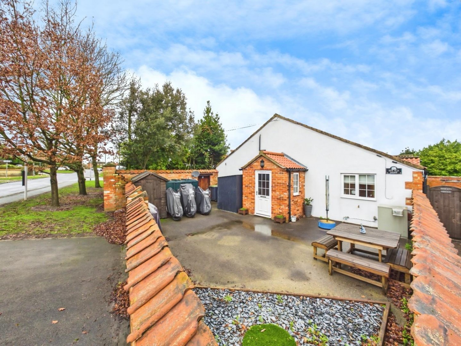 2 bedroom Bungalow for Sale Lincoln Lane, Thorpe-on-the-Hill, Lincoln