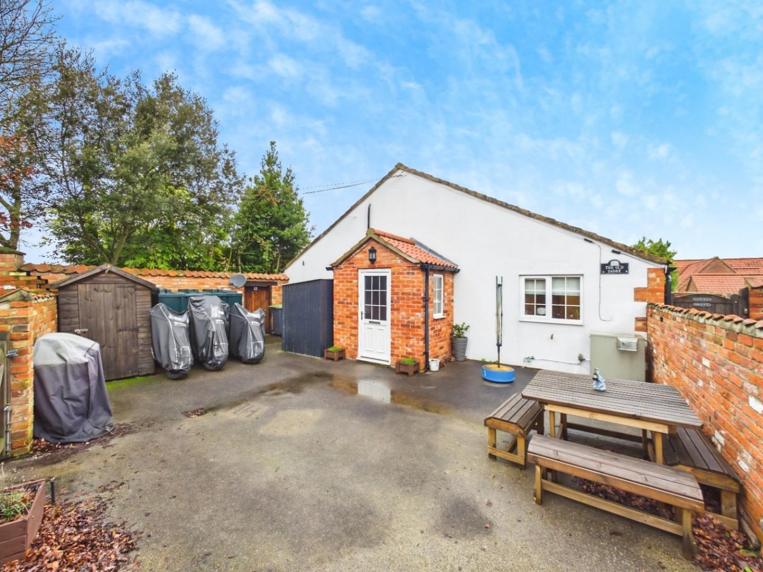 2 bedroom Bungalow for Sale Lincoln Lane, Thorpe-on-the-Hill, Lincoln