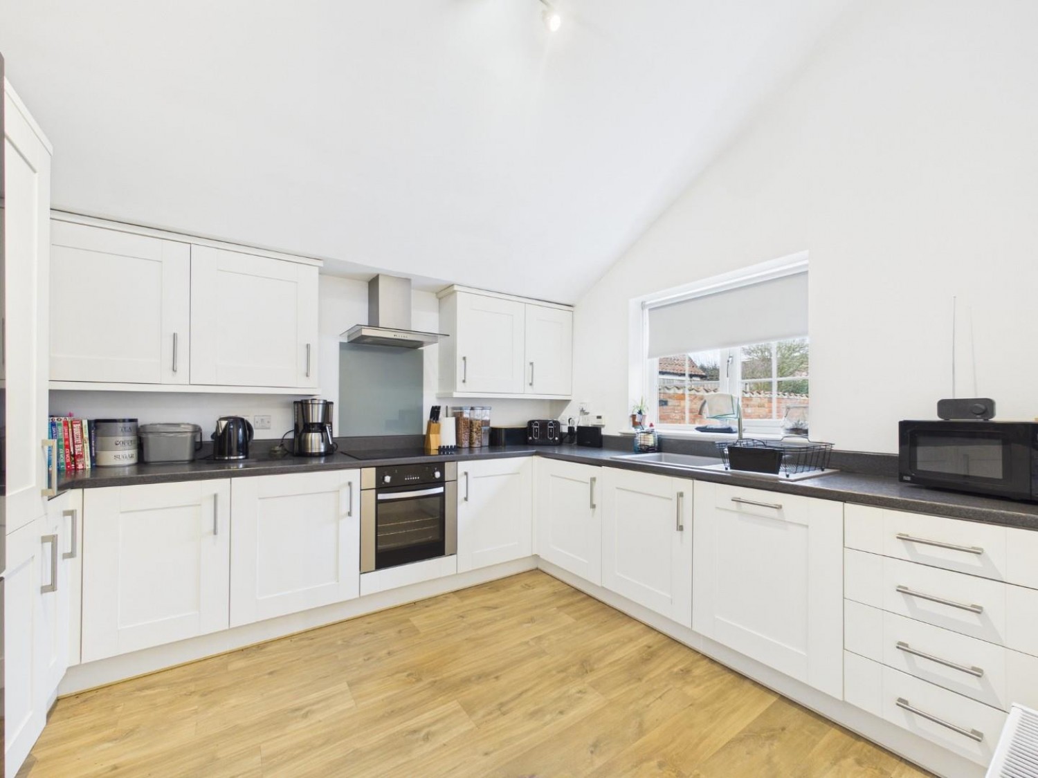 2 bedroom Bungalow for Sale Lincoln Lane, Thorpe-on-the-Hill, Lincoln