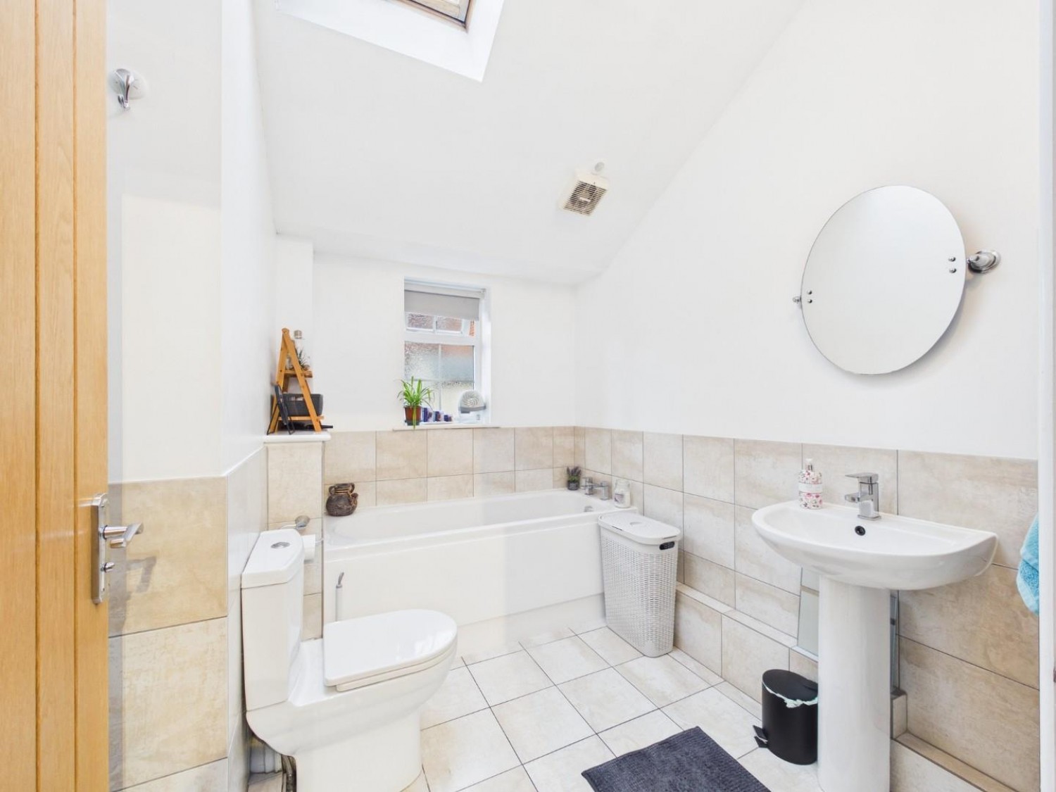 2 bedroom Bungalow for Sale Lincoln Lane, Thorpe-on-the-Hill, Lincoln