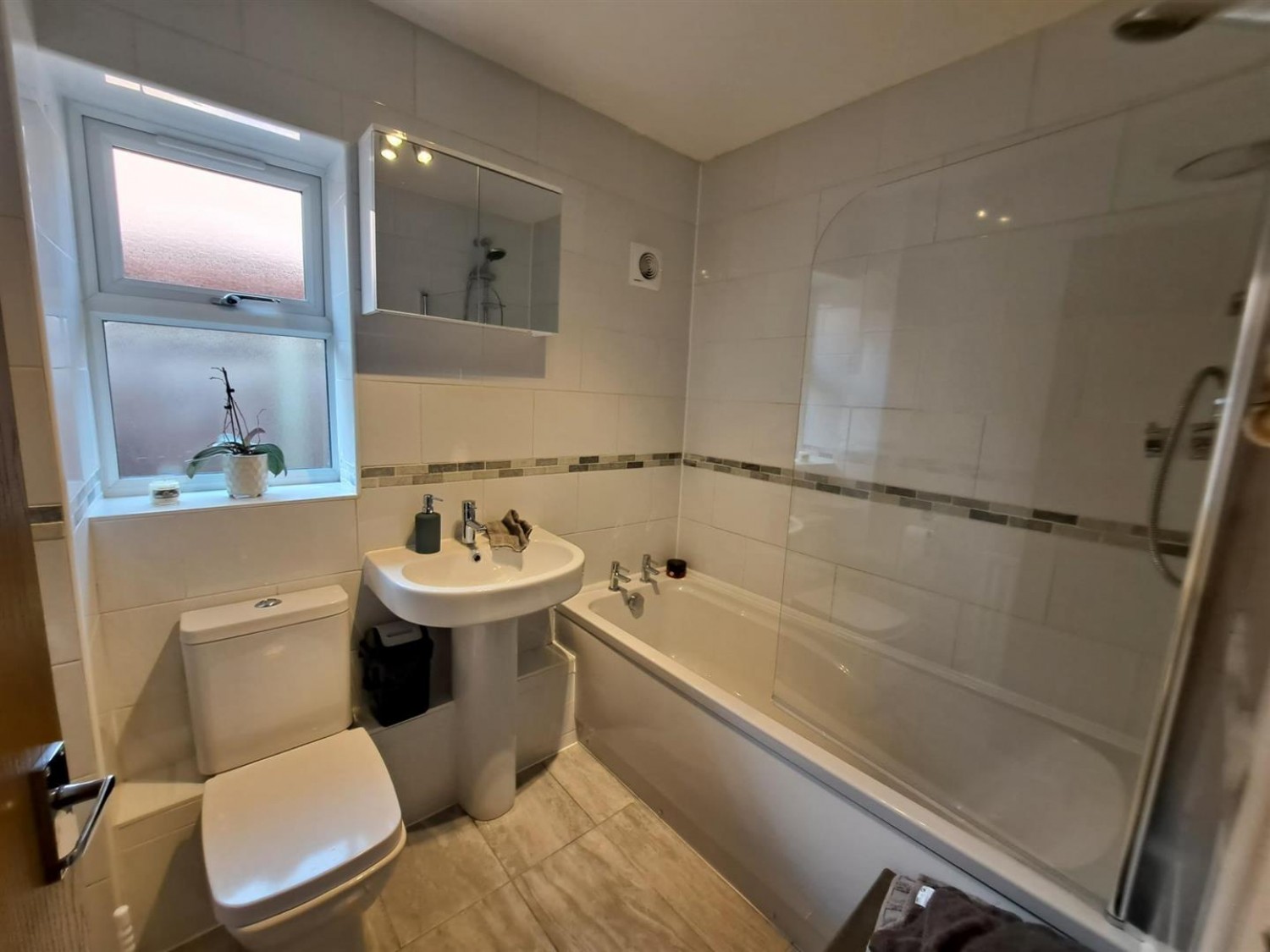 1 bedroom Bungalow for Letting Furze Close, Ash Vale, Aldershot