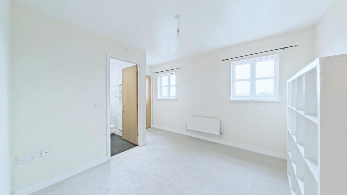 Sandpiper Close, Waterstone Park