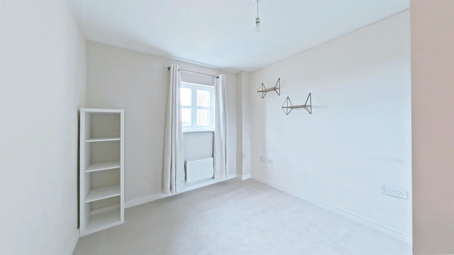 2 bedroom Flat for Sale Sandpiper Close, Waterstone Park