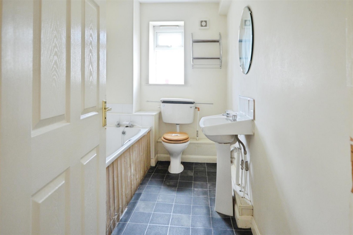 1 bedroom Flat for Sale Longhill Avenue, Chatham