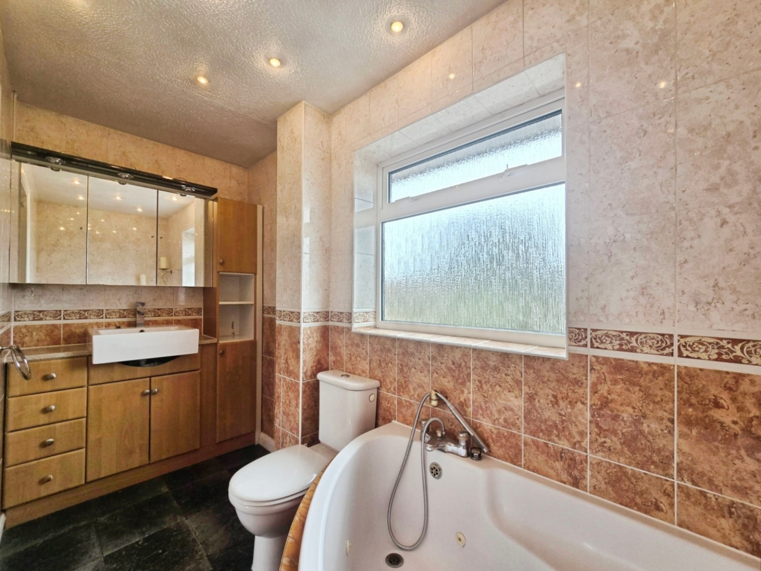 4 bedroom House for Letting Vigo Lane, Yateley