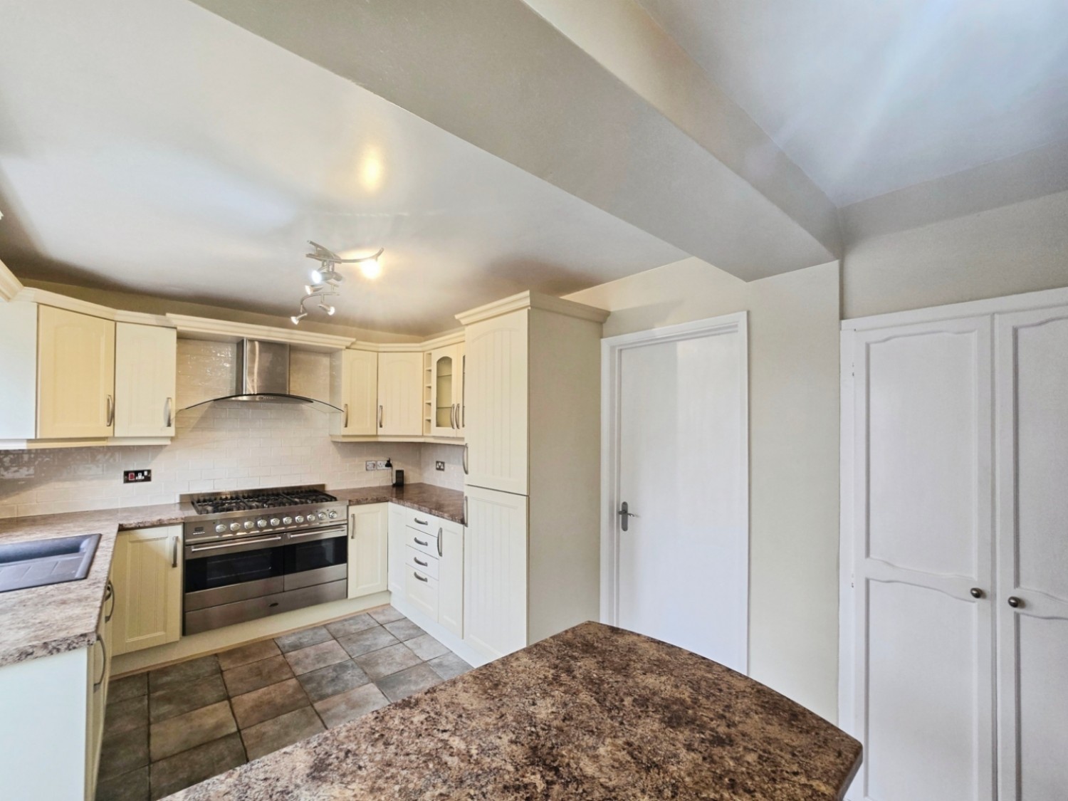 4 bedroom House for Letting Vigo Lane, Yateley