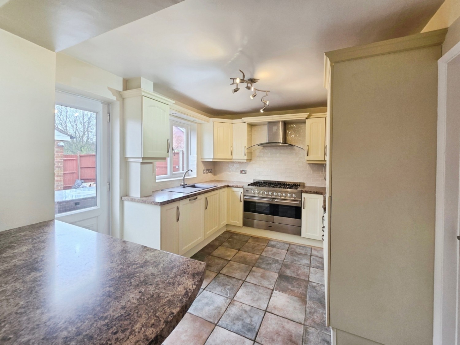 4 bedroom House for Letting Vigo Lane, Yateley