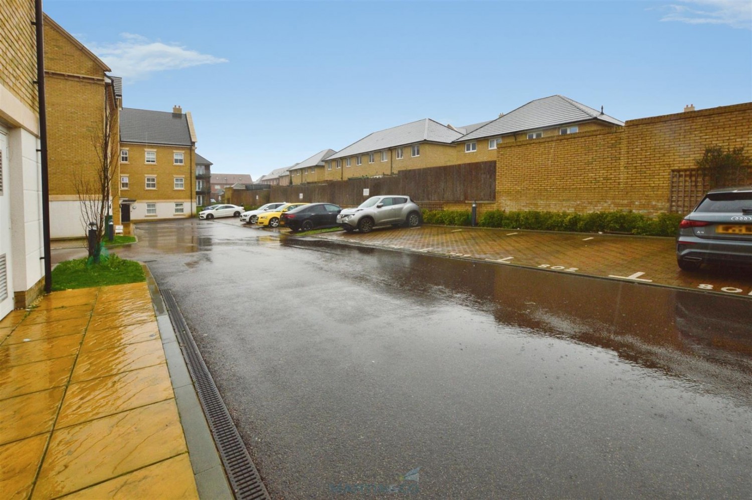 2 bedroom Flat for Letting Ackers Drive, Weldon, Ebbsfleet Valley, Swanscombe