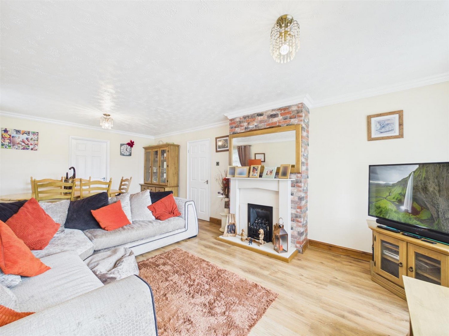 3 bedroom Bungalow for Sale Meadow Close, North Hykeham, Lincoln