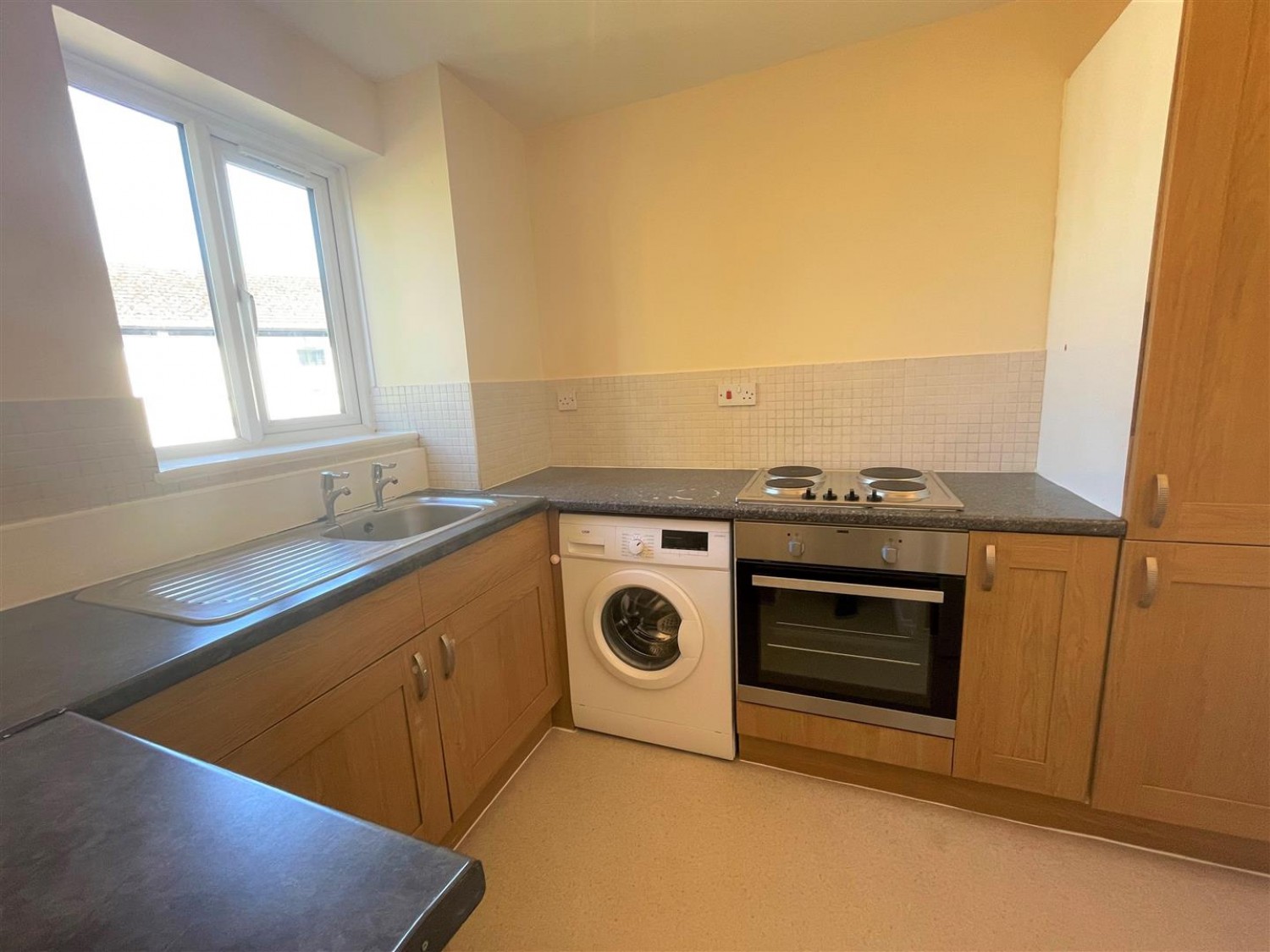 2 bedroom Flat for Letting Ascot Court