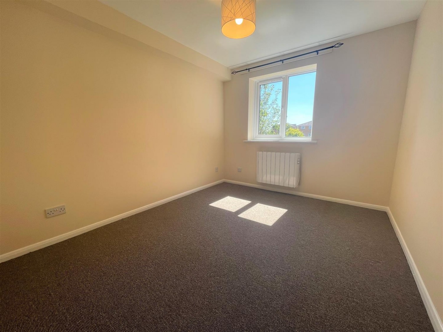 2 bedroom Flat for Letting Ascot Court