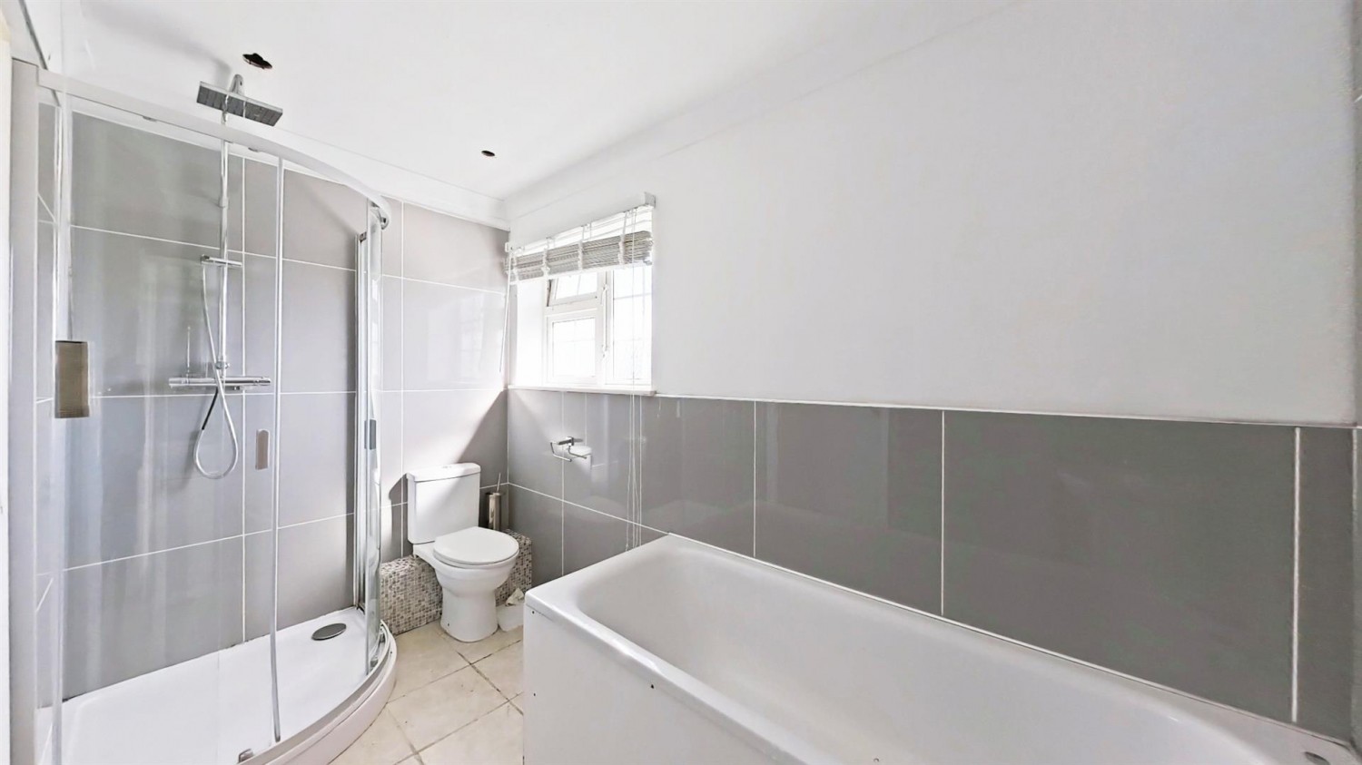 5 bedroom House for Sale Rochester Crescent, Hoo, Rochester