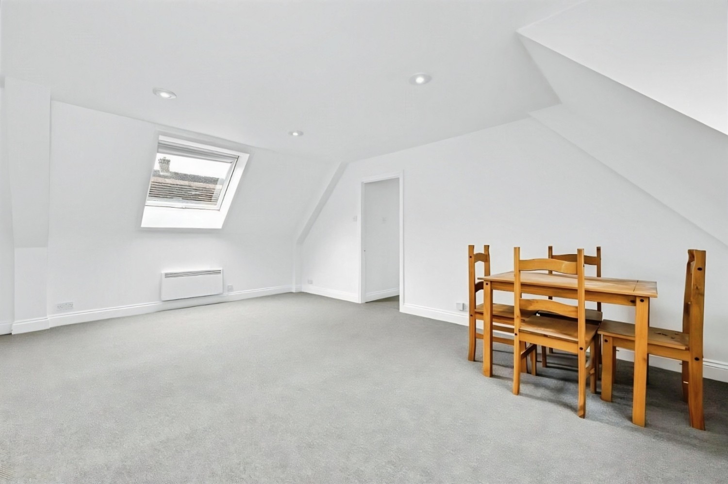 2 bedroom Flat for Sale West Street, Farnham