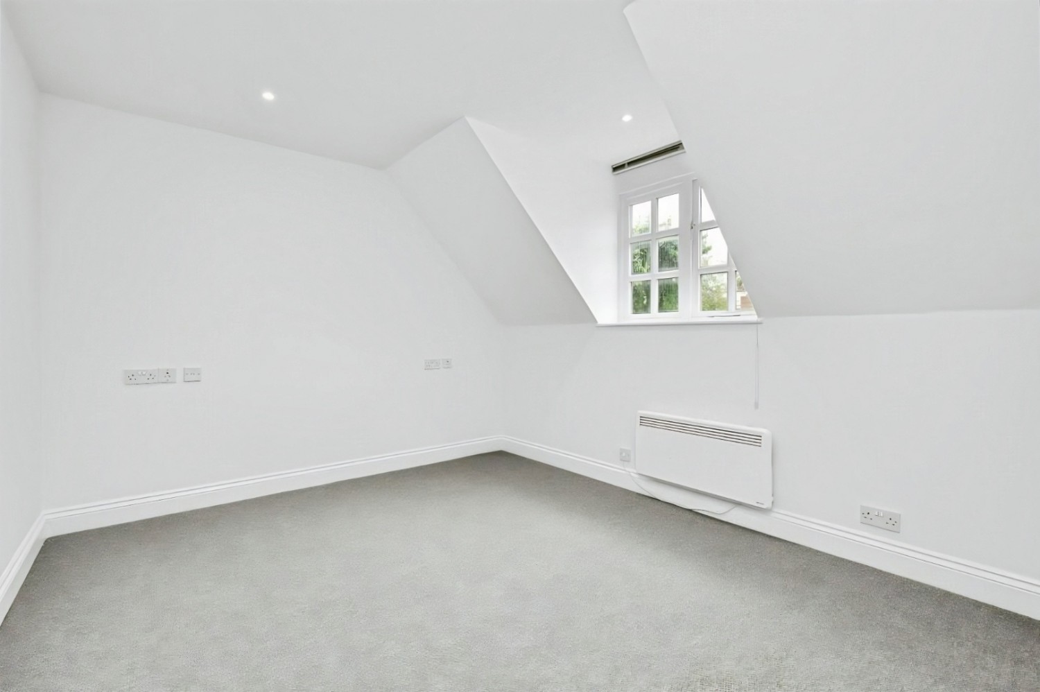2 bedroom Flat for Sale West Street, Farnham
