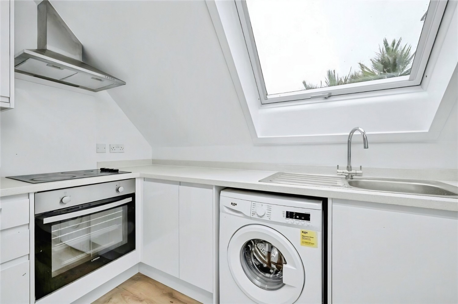 2 bedroom Flat for Sale West Street, Farnham