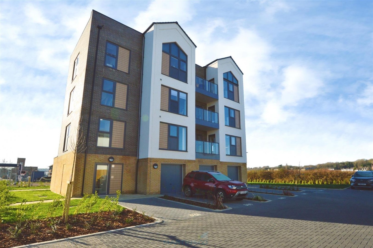 3 bedroom Flat for Letting Edgewater, St Mary's Island, Chatham