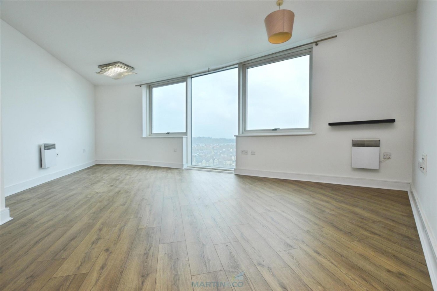 2 bedroom Flat for Letting Apartment Marina Point East, Dock Head Road
