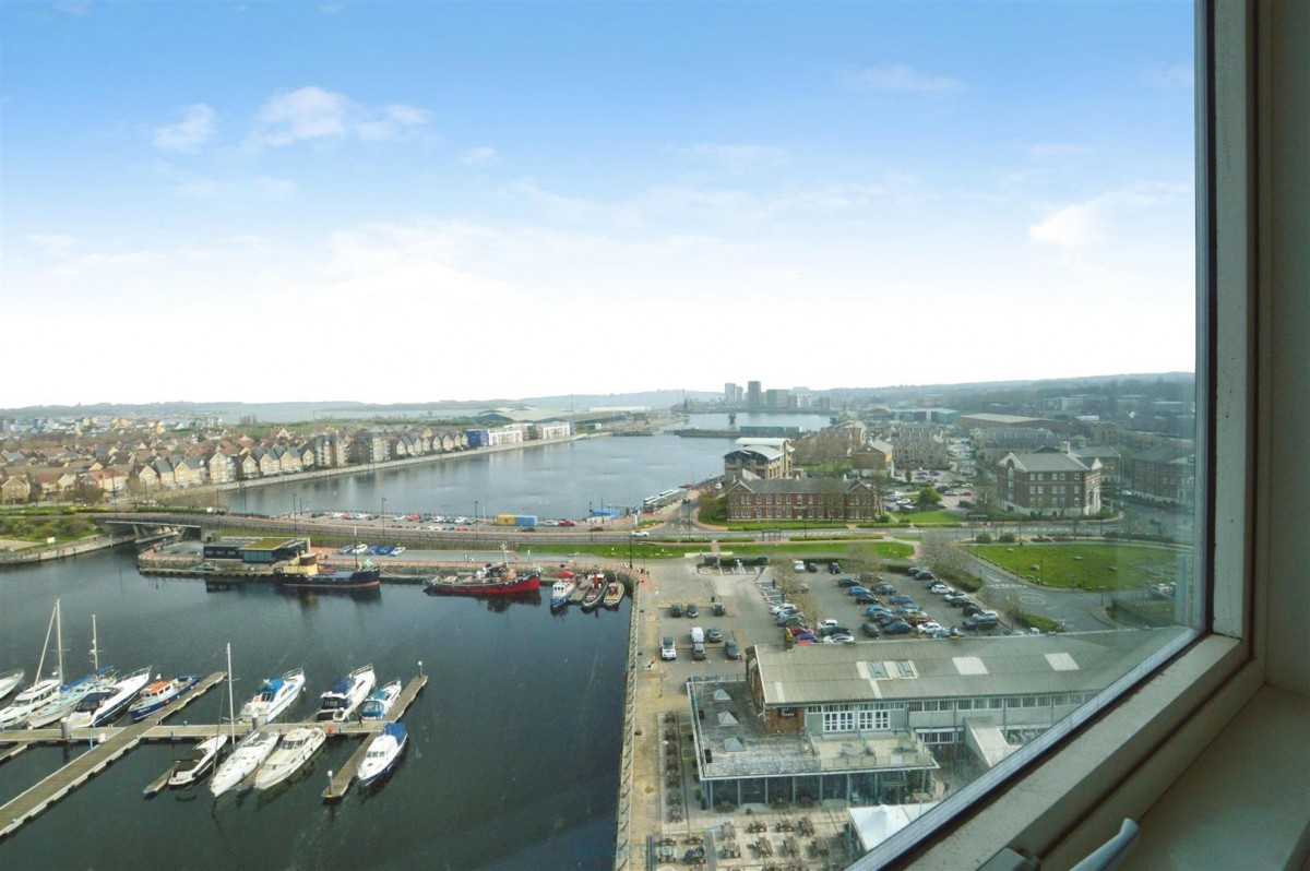 Apartment Marina Point East, Dock Head Road