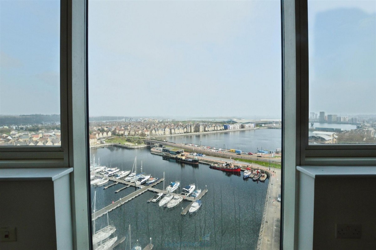 Apartment Marina Point East, Dock Head Road