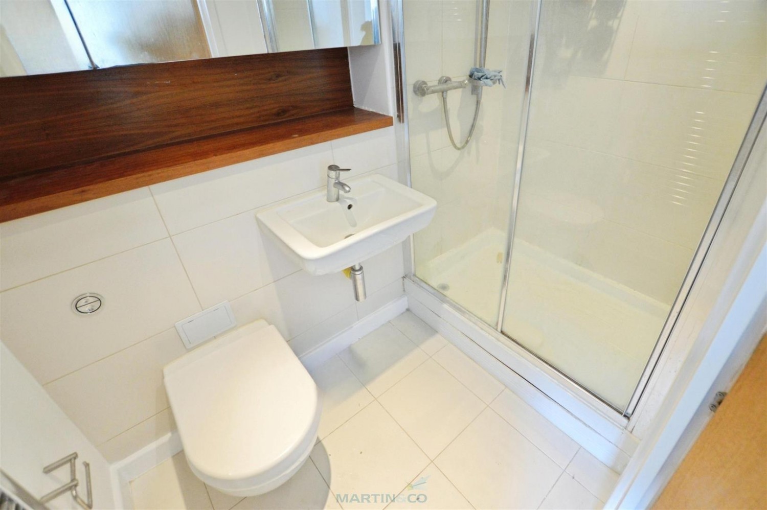 2 bedroom Flat for Letting Apartment Marina Point East, Dock Head Road