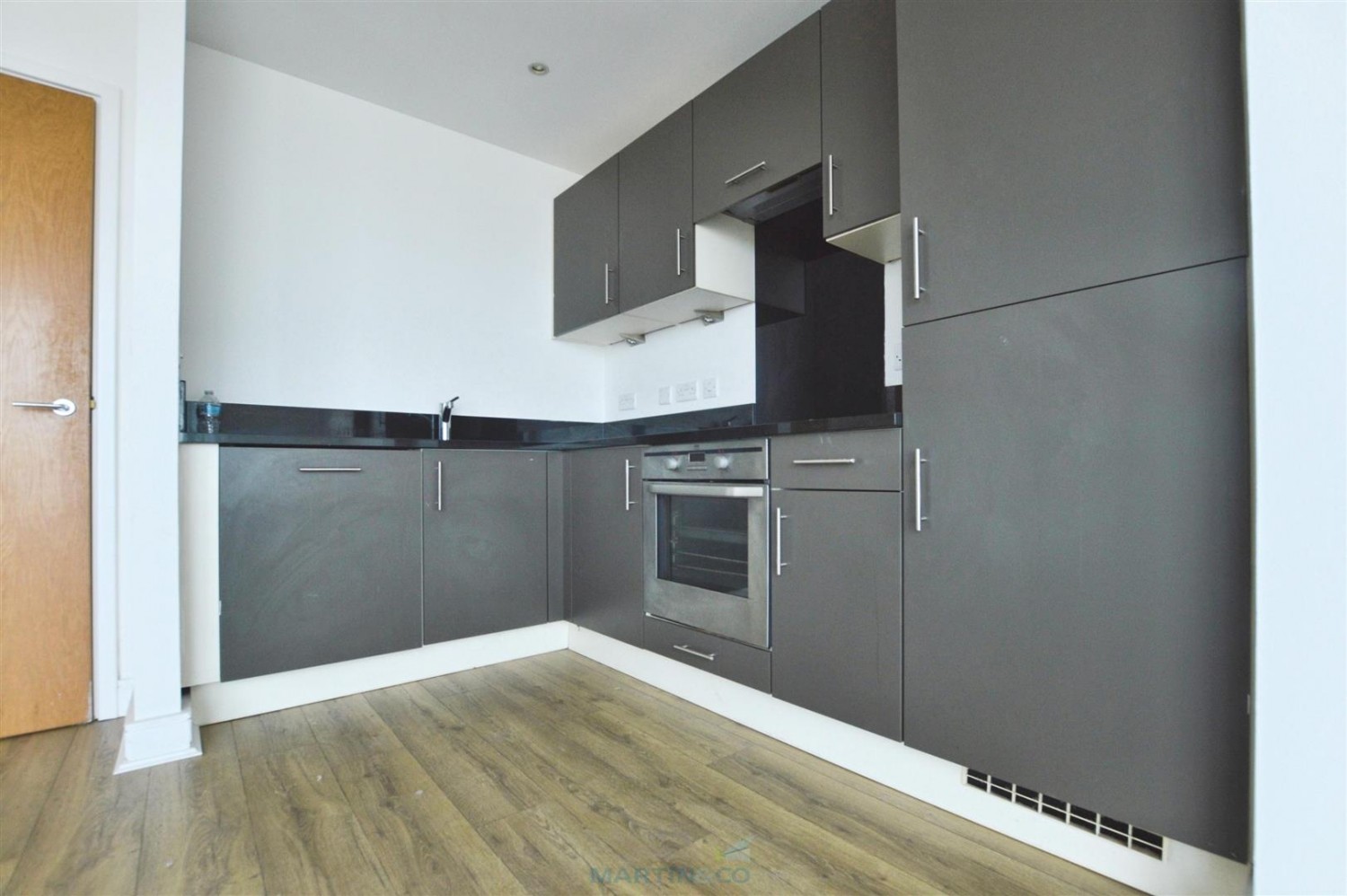 2 bedroom Flat for Letting Apartment Marina Point East, Dock Head Road