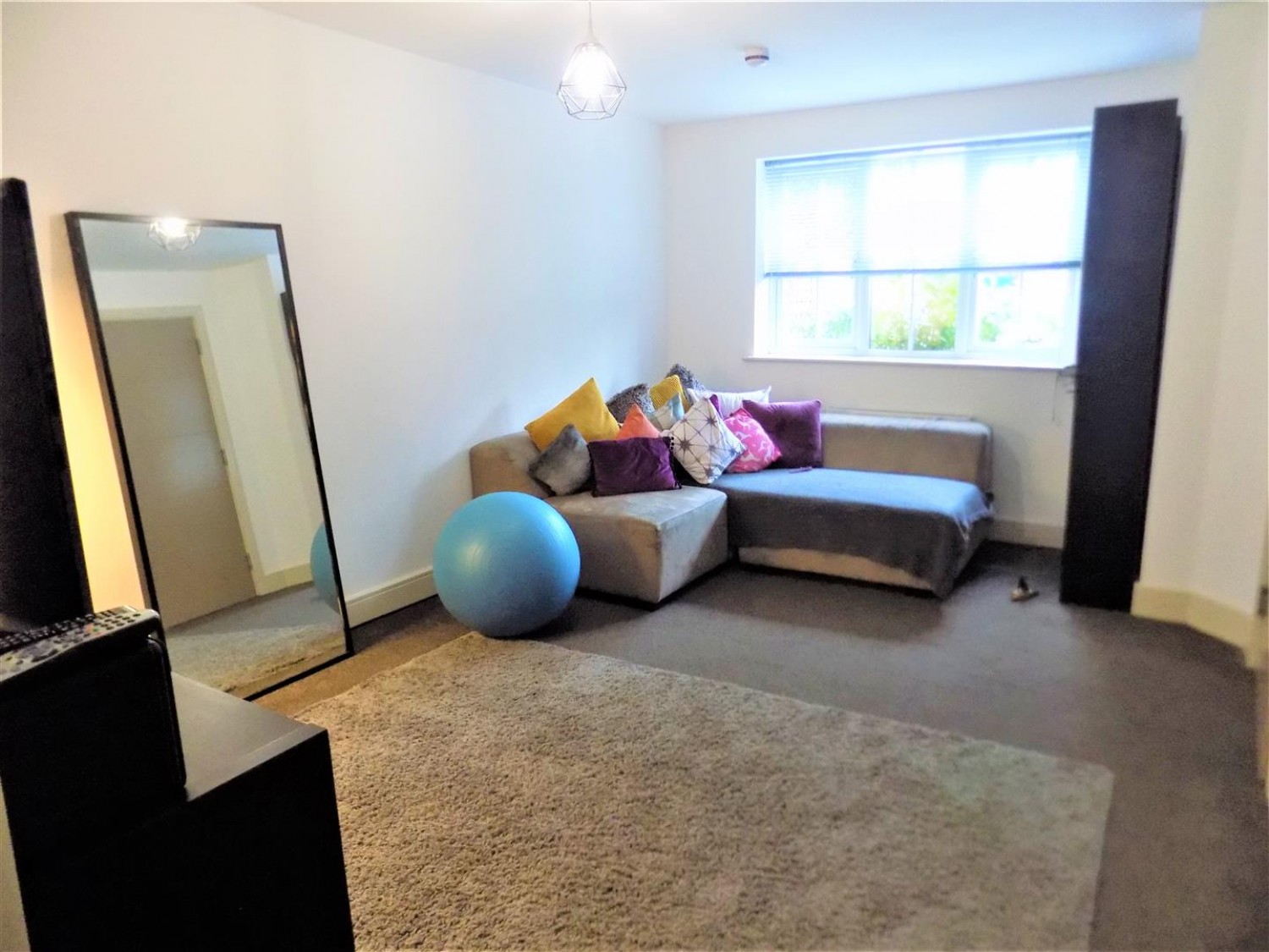 4 bedroom House for Sale Kensington Place, Victoria Road, Farnborough