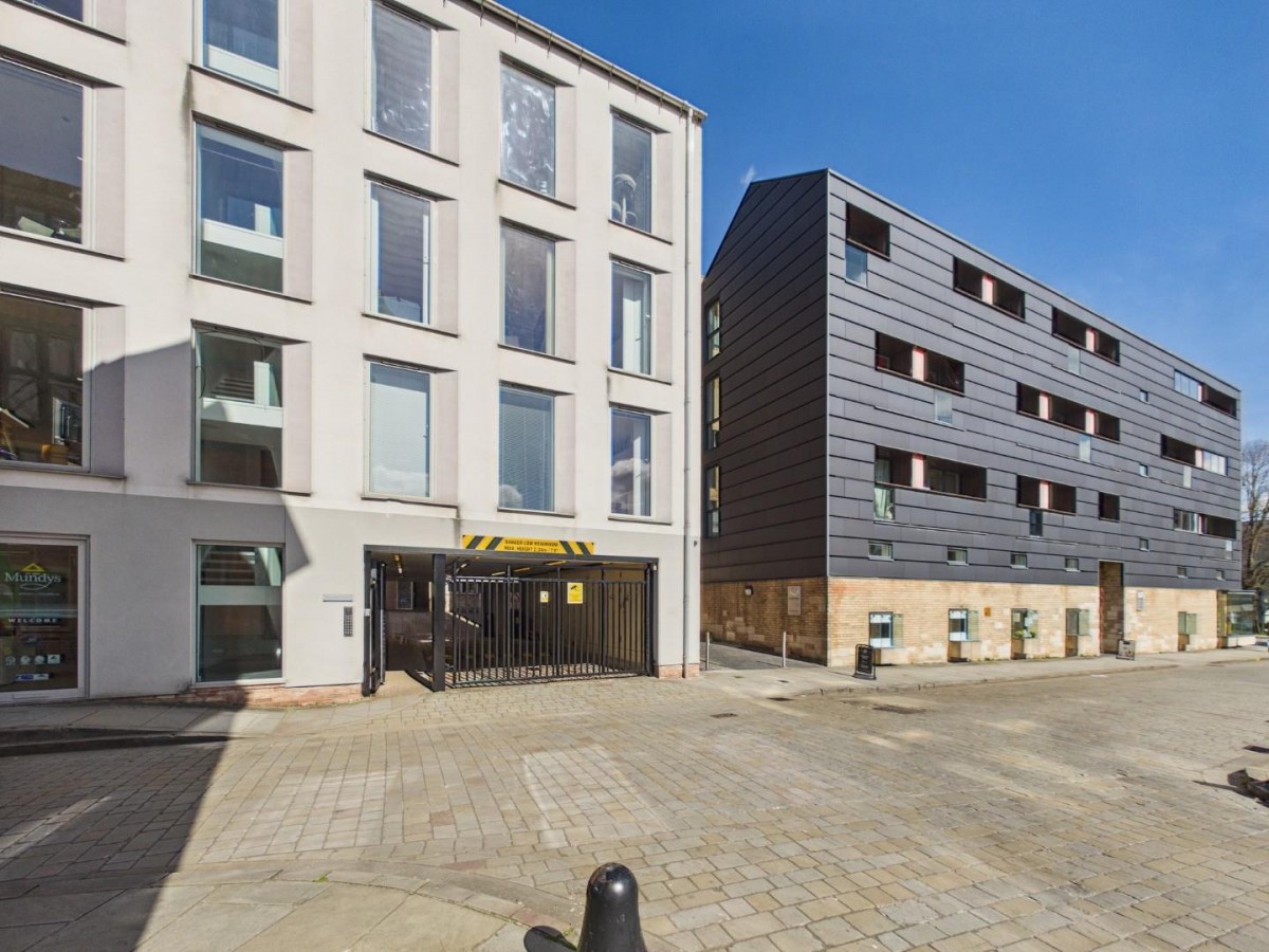 Museum Court, Lincoln