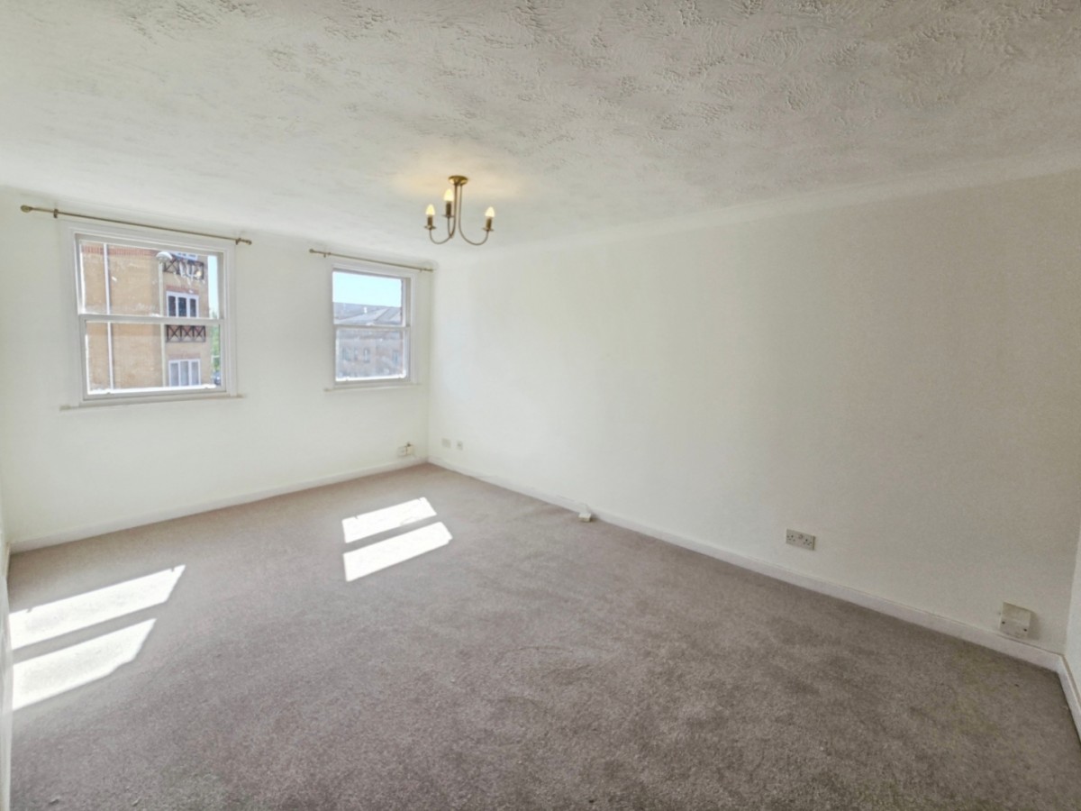 Stratfield House, Birchett Road