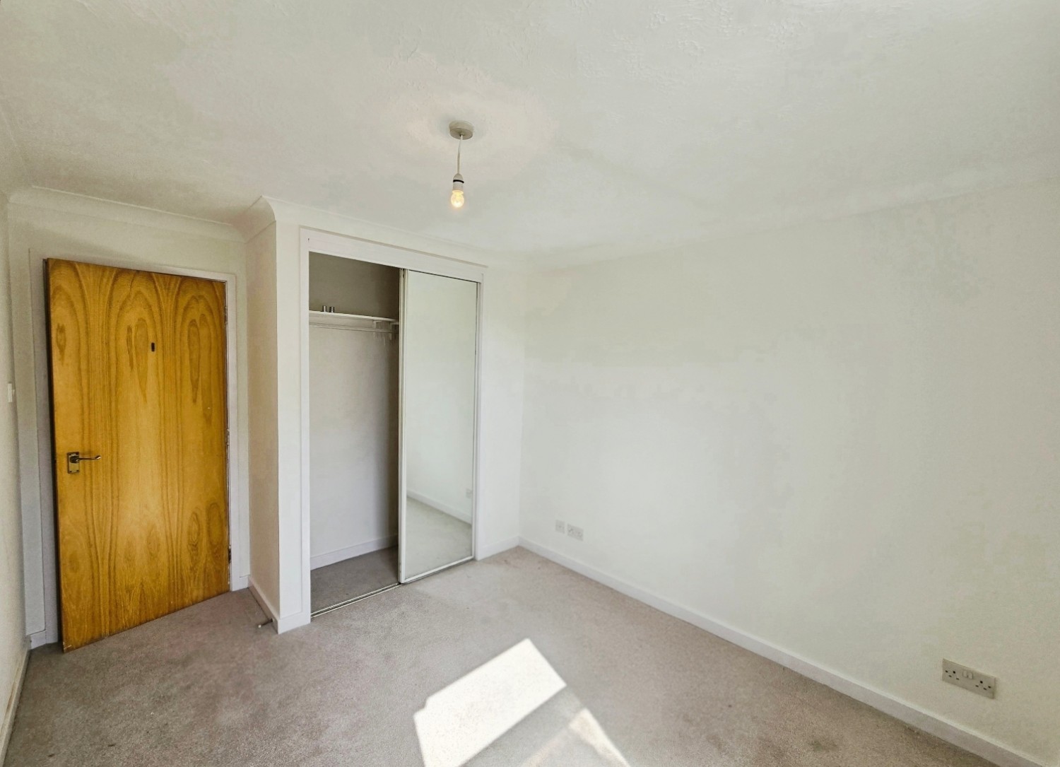 1 bedroom Flat for Letting Stratfield House, Birchett Road