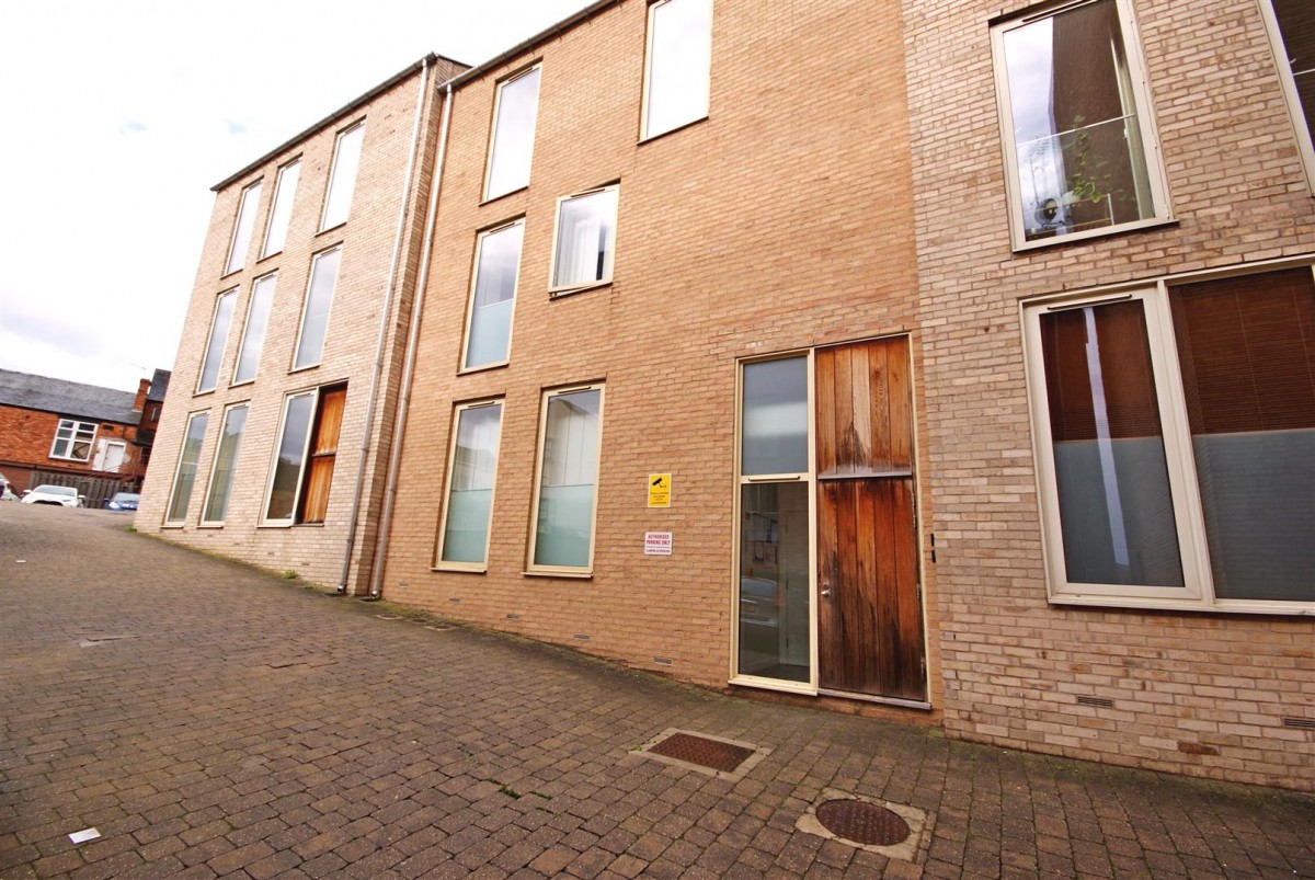 Museum Court, Lincoln