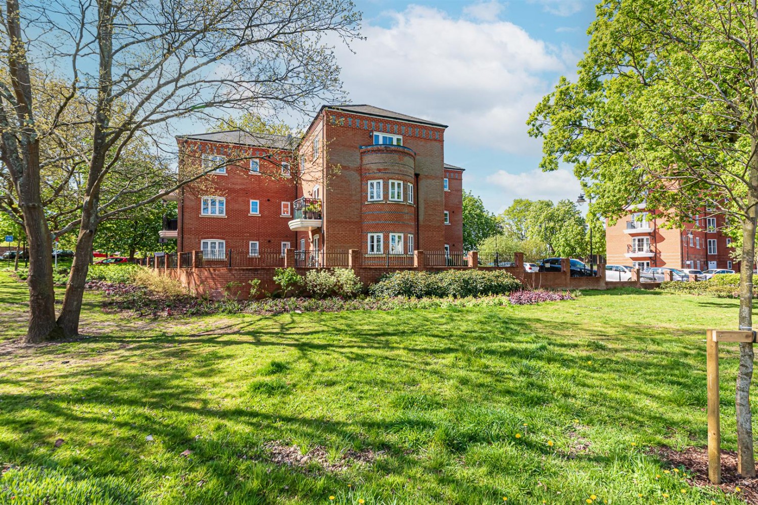 1 bedroom Flat for Sale Scarlett's Road, Wellesley, Aldershot